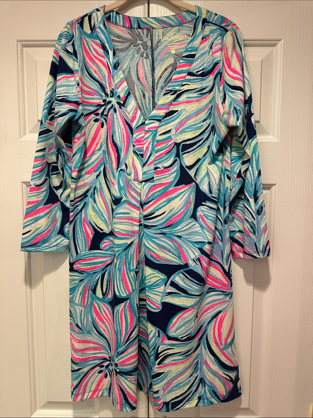 Lilly Pulitzer Vibrant V-Neck Dress size Small